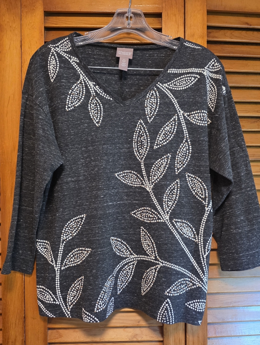 Chico’s Floral Embellished V-Neck Pullover Gray Women's Size 0 (S)